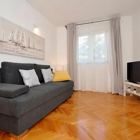 Ivanto Apartment *